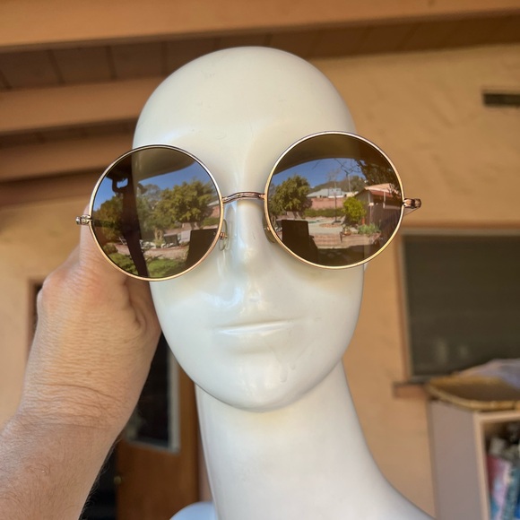 Vintage 60’s round sunglasses with gold frames Made in Japan - Picture 2 of 13